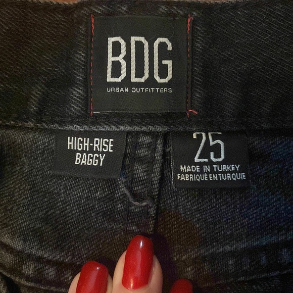 BDG HIGH RISE BAGGY DISTRESSED JEANS 25 - Picture 2 of 2